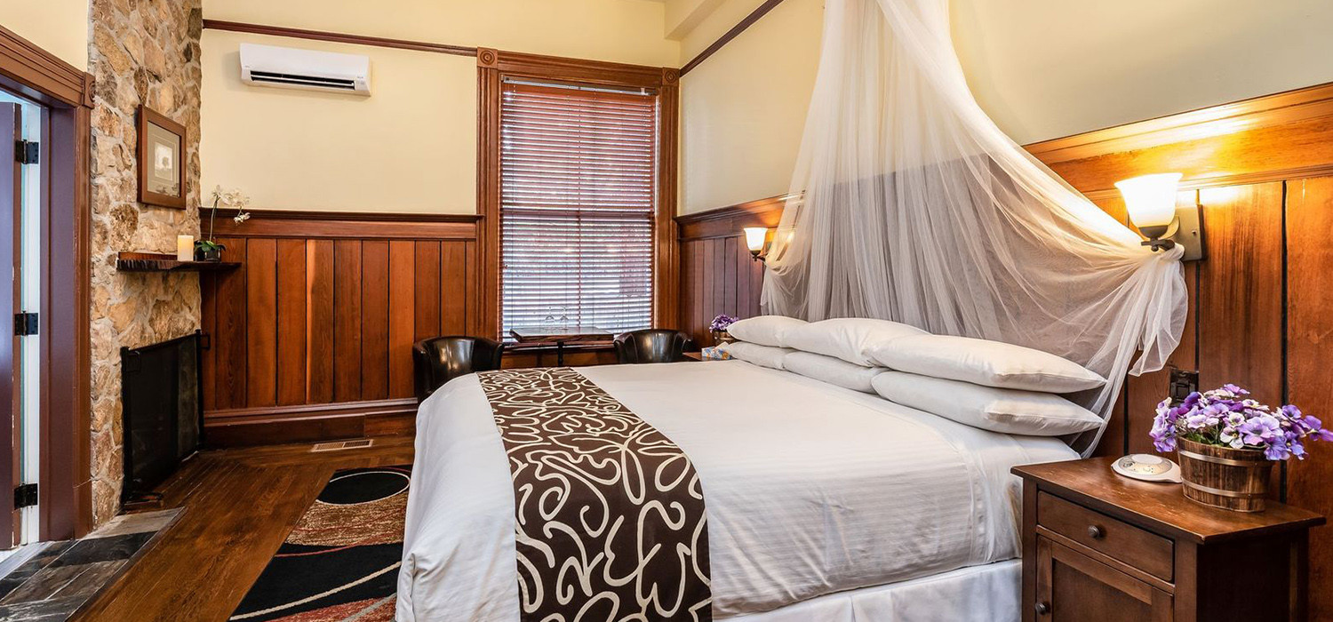 RELAX IN OUR STYLISH GUEST ROOMS AND ENJOY YOUR NAPA VALLEY VACATION TO THE FULLEST