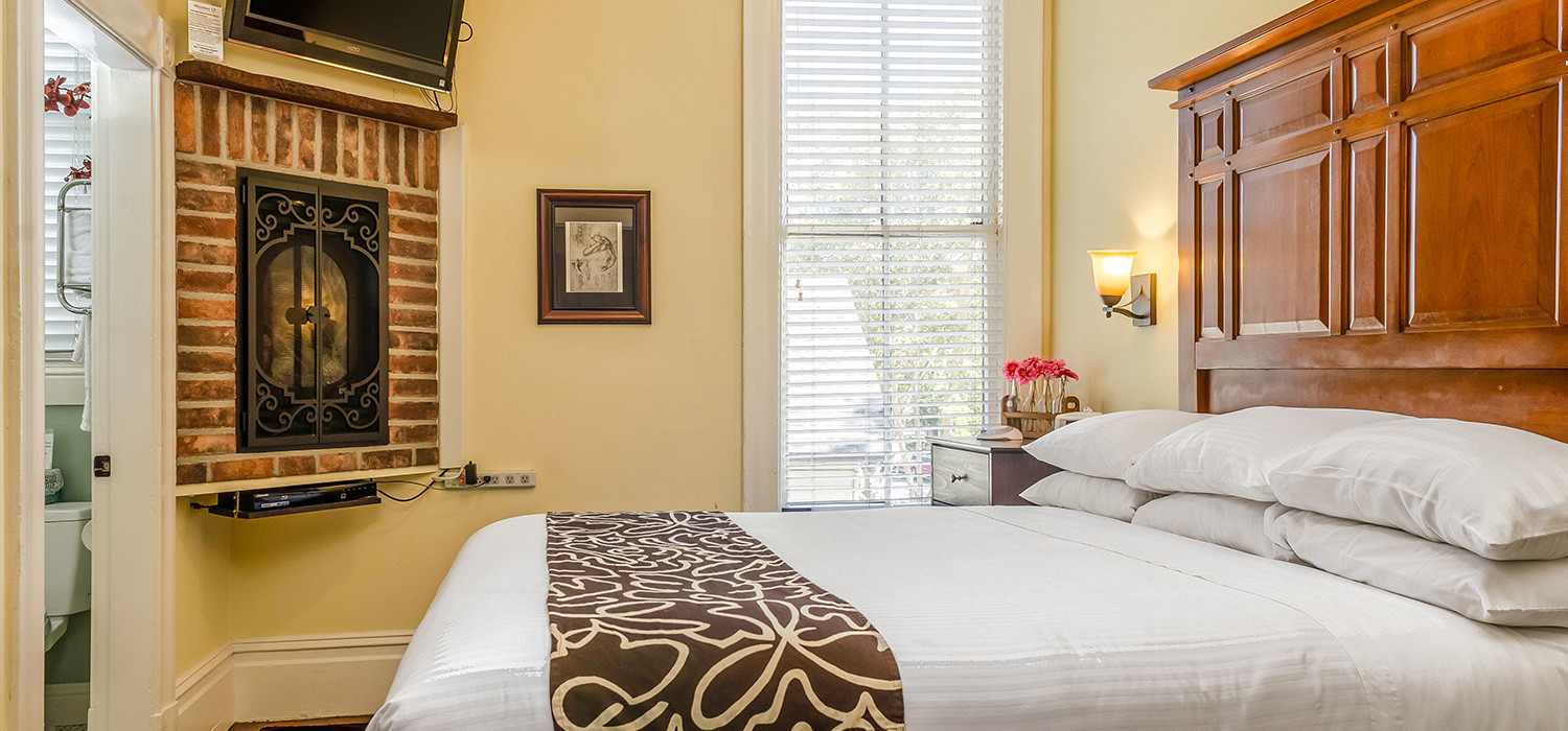 TAKE A CLOSER LOOK AT OUR NAPA HOTEL AND ITS CHARMING GUEST ROOMS